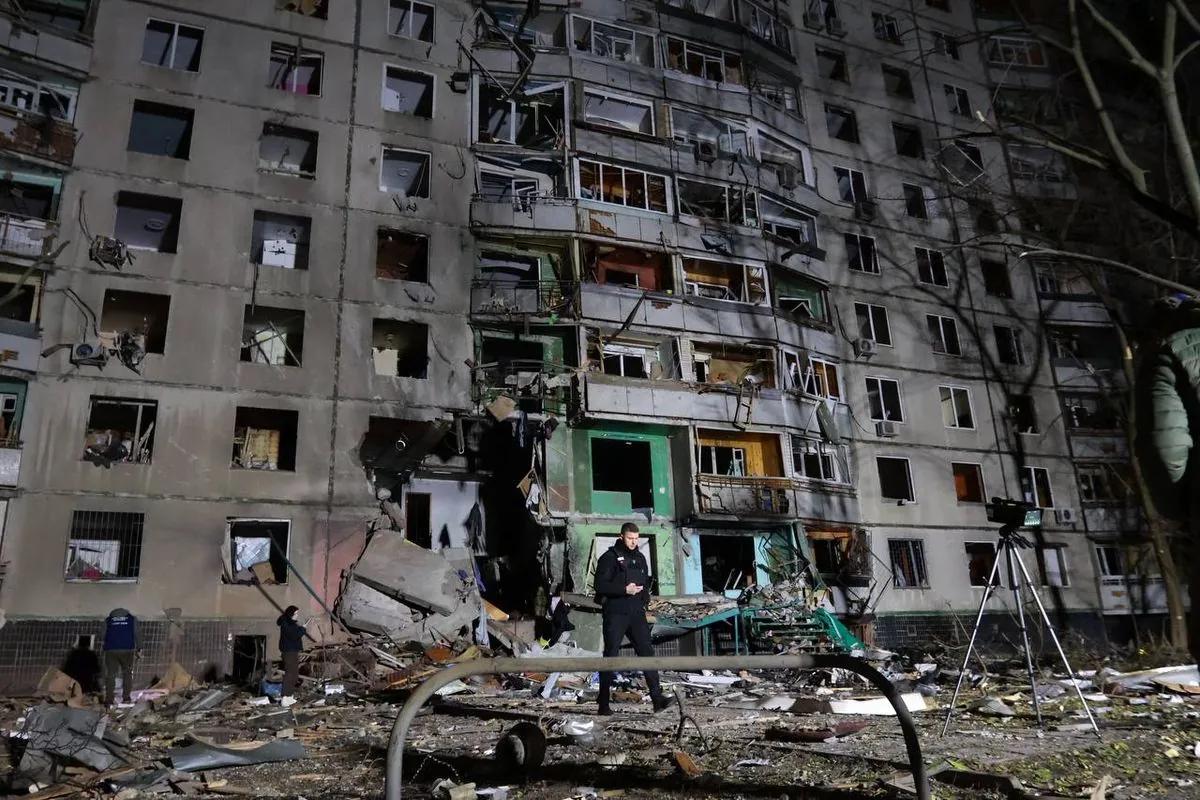 Major nighttime shelling in Kharkiv results in numerous casualties and significant destruction.