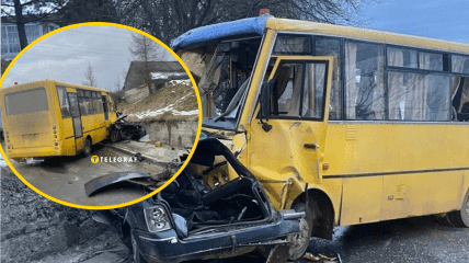 A bus completely crushed a car in Lviv region, resulting in fatalities (photos included).