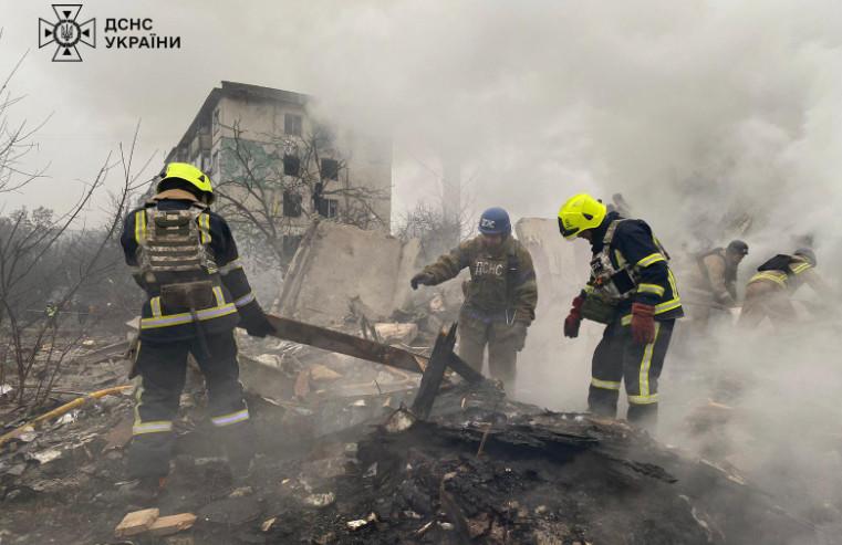 The State Emergency Service reported the aftermath of a missile strike on a residential building in Poltava, resulting in fatalities—see photos.