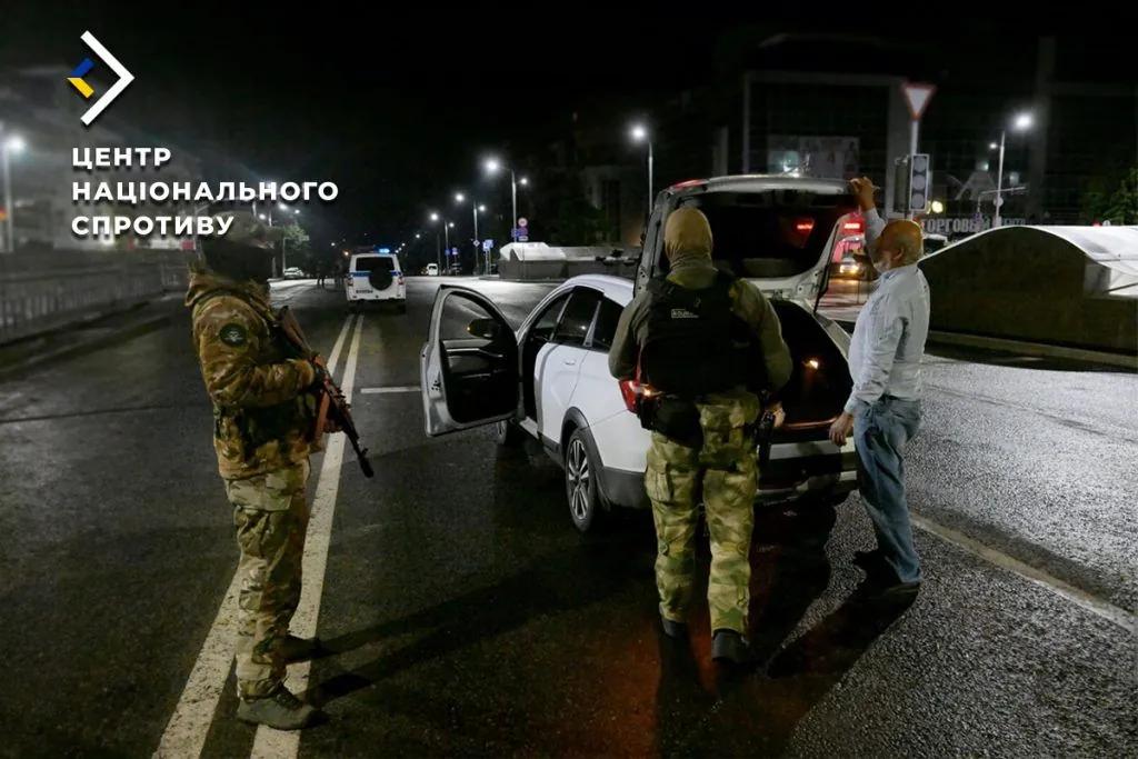 Окупантам на ВОТ України вводять спеціальні пропуски для цивільних автомобілів - Сопротивление